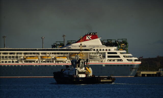 image: En død av coronavirus på norskeid cruiseskip